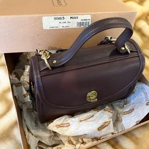 Authentic Coach 9983 Regina bag, original box from 90’s.